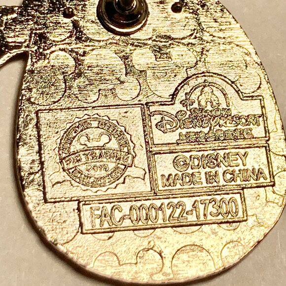 Disney Shanghai Donald Duck Enamel Trading Pin New 2018 Easter Egg - Picture 5 of 6